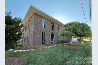 375 10th Avenue Drive NE, Hickory, NC 28601 - Photo 3