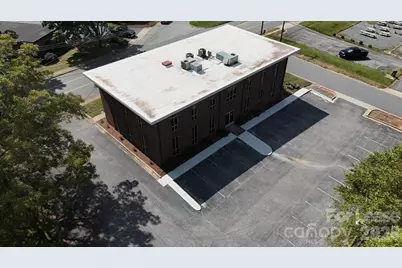 375 10th Avenue Drive NE, Hickory, NC 28601 - Photo 5