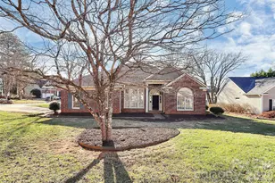 471 Runnymede Dr, Rock Hill, SC 29732 - Photo 1