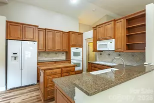 50 Clear Creekside Dr, Hendersonville, NC 28792 - Photo 9