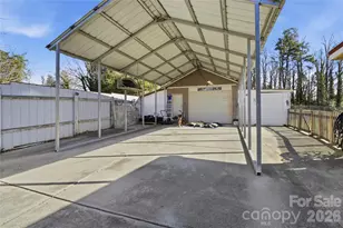 2410 Juniper Dr, Charlotte, NC 28269 - Photo 17