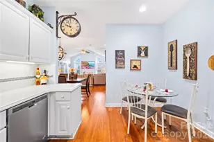 8579 Highland Glen Dr, Charlotte, NC 28269 - Photo 5