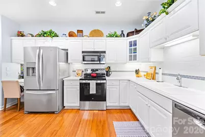 8579 Highland Glen Drive, Charlotte, NC 28269 - Photo 5