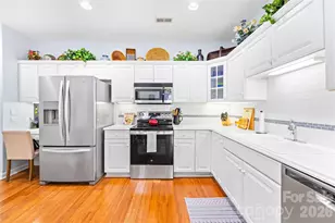 8579 Highland Glen Dr, Charlotte, NC 28269 - Photo 5