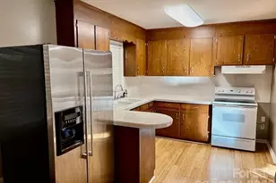 2120 Fallsdale Dr, Gastonia, NC 28052 - Photo 9