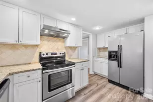 812 Duffy Ct, Matthews, NC 28105 - Photo 9