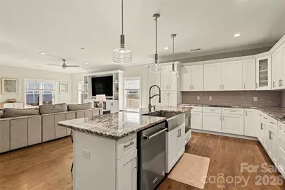 148 N Smallwood Place, Charlotte, NC 28216 - Photo 7