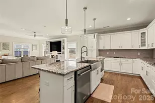 148 N Smallwood Pl, Charlotte, NC 28216 - Photo 7