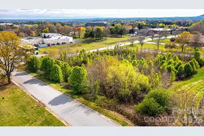 1043 11th Avenue SE, Hickory, NC 28602 - Photo 5