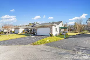 24 Country Meadows Ln, Hendersonville, NC 28792 - Photo 23