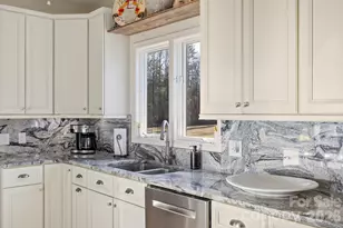 24 Country Meadows Ln, Hendersonville, NC 28792 - Photo 7