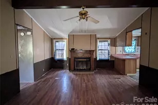 129 Hugo Dr, Gastonia, NC 28056 - Photo 3