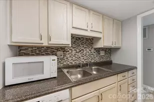 2505 Kilborne Dr, Charlotte, NC 28205 - Photo 11