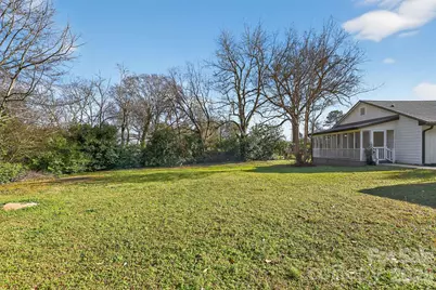 7642 Dallas Cherryville Highway, Cherryville, NC 28021 - Photo 17