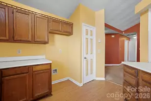 7307 Morris Pond Dr, Charlotte, NC 28227 - Photo 9