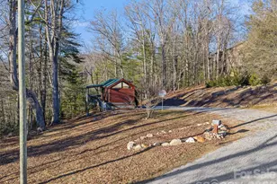 623 Overlook Dr, Spruce Pine, NC 28777 - Photo 19