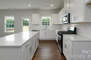 163 Ridgehaven Dr, Waynesville, NC 28786 - Photo 3