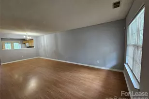 10035 University Park Ln, Charlotte, NC 28213 - Photo 7