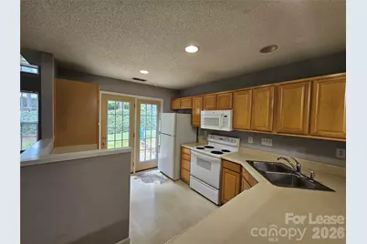 10035 University Park Lane, Charlotte, NC 28213 - Photo 9