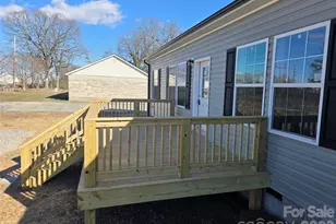 1009 E Airline St, Gastonia, NC 28054 - Photo 3