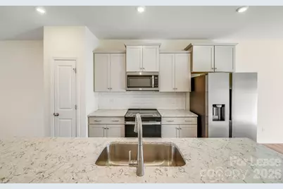 334 Simeon Drive, Charlotte, NC 28208 - Photo 9