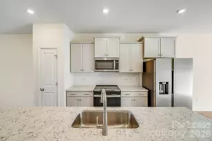 334 Simeon Dr, Charlotte, NC 28208 - Photo 9