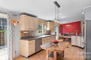 18 Henry White Ln, Leicester, NC 28748 - Photo 5