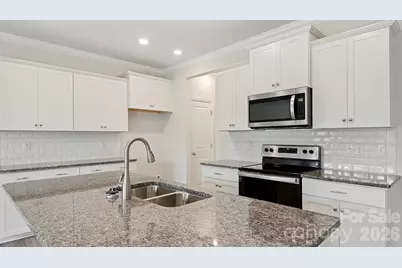 384 Creekview Road, Hendersonville, NC 28792 - Photo 5