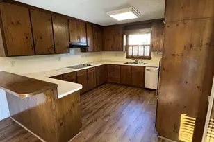 1616 Oak Trail Ln, Charlotte, NC 28216 - Photo 7