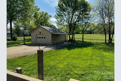 1616 Oak Trail Lane, Charlotte, NC 28216 - Photo 5