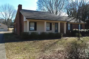 1616 Oak Trail Ln, Charlotte, NC 28216 - Photo 3