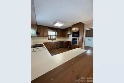 1616 Oak Trail Lane, Charlotte, NC 28216 - Photo 9