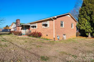 100 Carswell St, Valdese, NC 28690 - Photo 9