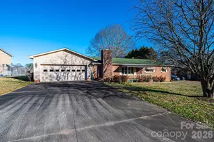 100 Carswell St, Valdese, NC 28690 - Photo 1