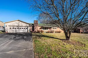 100 Carswell St, Valdese, NC 28690 - Photo 5