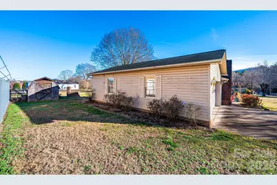 100 Carswell Street, Valdese, NC 28690 - Photo 11