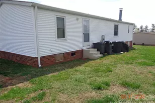 3911 Woodmont Ct, Lenoir, NC 28645 - Photo 3