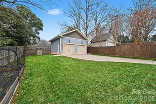 805 E 20th St, Charlotte, NC 28205 - Photo 31