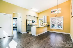 12 Crestwood Ln, Candler, NC 28715 - Photo 5