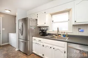 210 King George Ln, Gastonia, NC 28056 - Photo 11