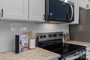 1090 Shalimar Dr, Winston Salem, NC 27107 - Photo 7