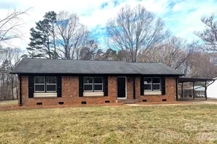 1090 Shalimar Dr, Winston Salem, NC 27107 - Photo 1