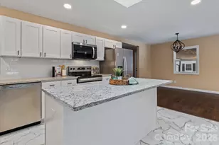 1090 Shalimar Dr, Winston Salem, NC 27107 - Photo 3