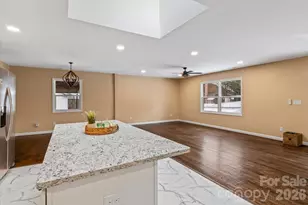 1090 Shalimar Dr, Winston Salem, NC 27107 - Photo 9