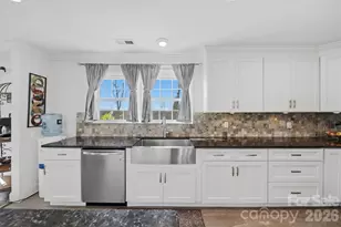 6719 Lakeview Terrace, Hickory, NC 28601 - Photo 9