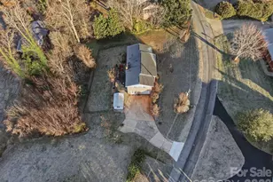 6719 Lakeview Terrace, Hickory, NC 28601 - Photo 15