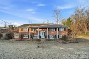 6719 Lakeview Terrace, Hickory, NC 28601 - Photo 5