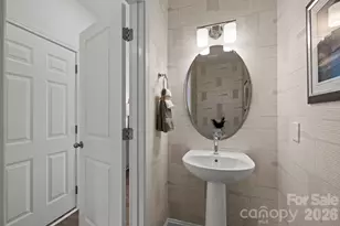 2226 Gladwyne Place, Charlotte, NC 28269 - Photo 5