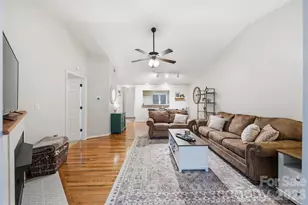 423 19th Ave Ct NE, Hickory, NC 28601 - Photo 9