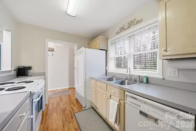 423 19th Avenue Court NE #9, Hickory, NC 28601 - Photo 19